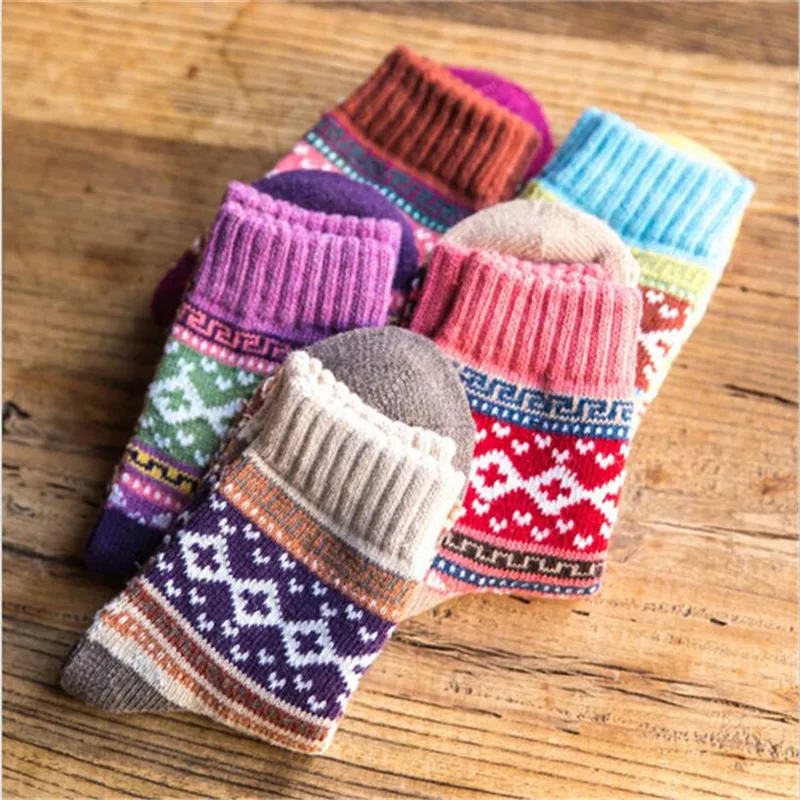 Fashion Women's Wool Socks 5 Pairs/Lot Colorful Bold Lines Crazy Socks Ladies Women's Retro Harajuku Street Fashion Socks Female
Fashion Women's Wool Socks 5 Pairs/Lot Colorful Bold Lines Crazy Socks Ladies Women's Retro Harajuku Street Fashion Socks Female