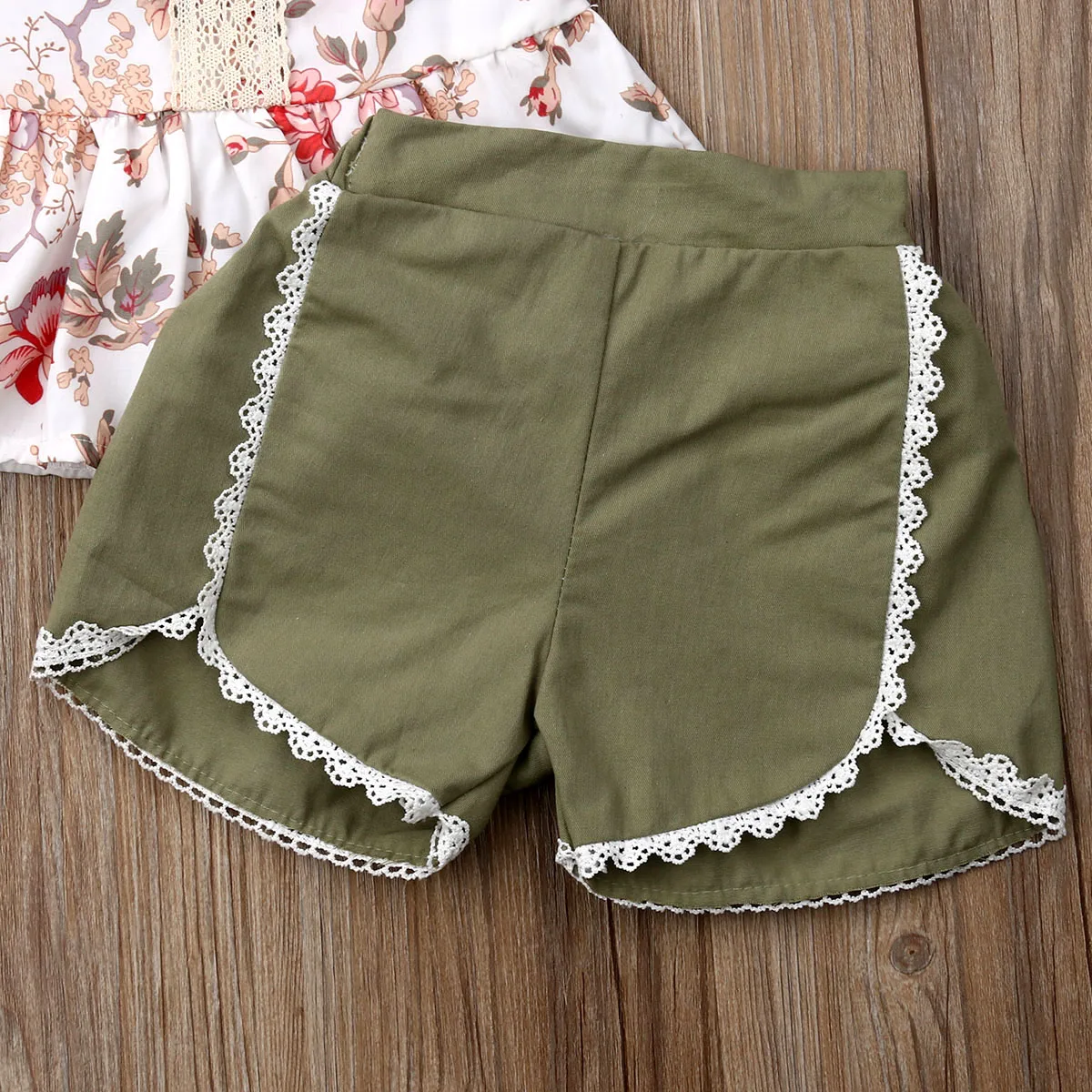 2PCS Toddler Kid Baby Girl Floral Ruffles Tops Shorts Summer Clothes Outfit Set Age for 1-6 Years 
2PCS Toddler Kid Baby Girl Floral Ruffles Tops Shorts Summer Clothes Outfit Set Age for 1-6 Years
