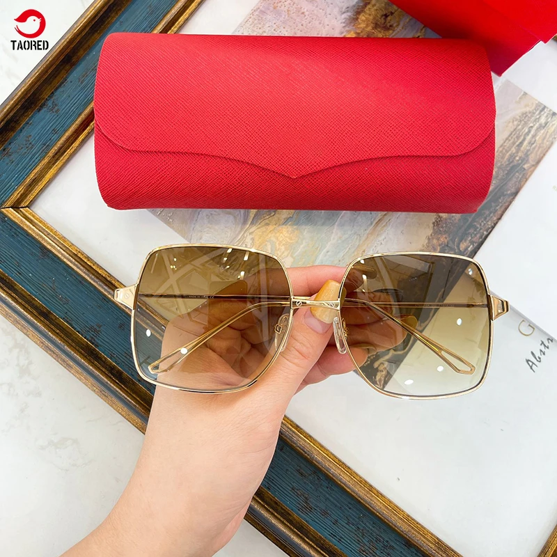 Очки солнцезащитные женские в винтажном стиле, роскошные брендовые классические дизайнерские Элегантные солнечные очки с квадратной мета...
Очки солнцезащитные женские в винтажном стиле, роскошные брендовые классические дизайнерские Элегантные солнечные очки с квадратной мета...