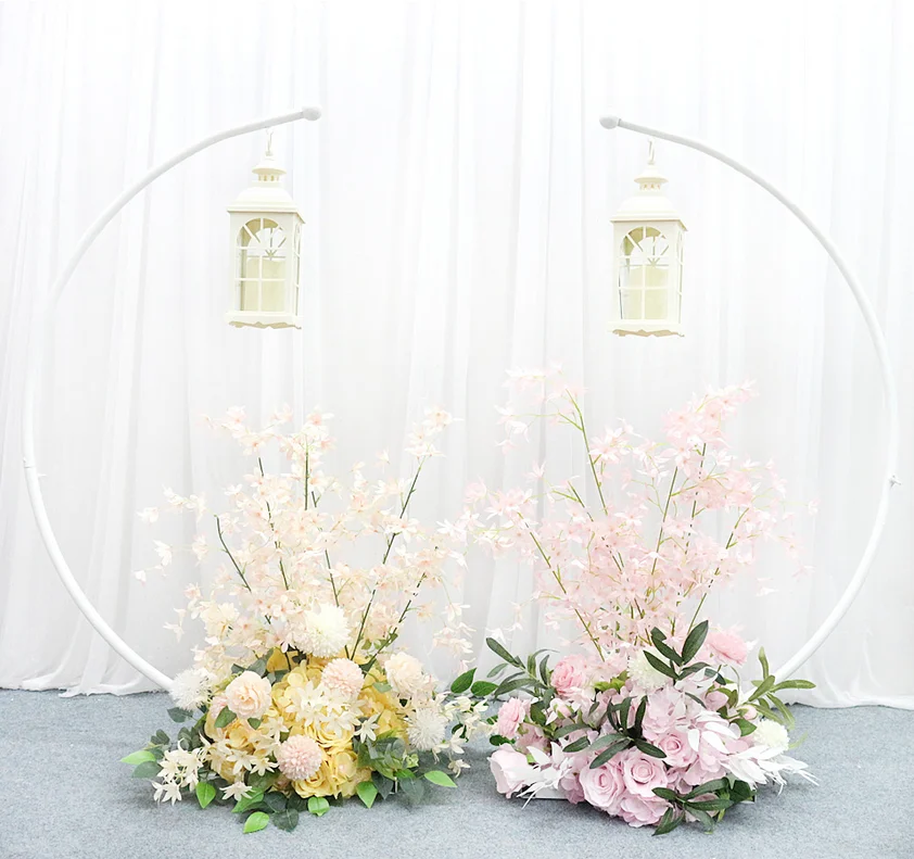 Wedding road sign lantern wedding arch support flower ball center part European decorative hook and pendant lamp stage display
Wedding road sign lantern wedding arch support flower ball center part European decorative hook and pendant lamp stage display