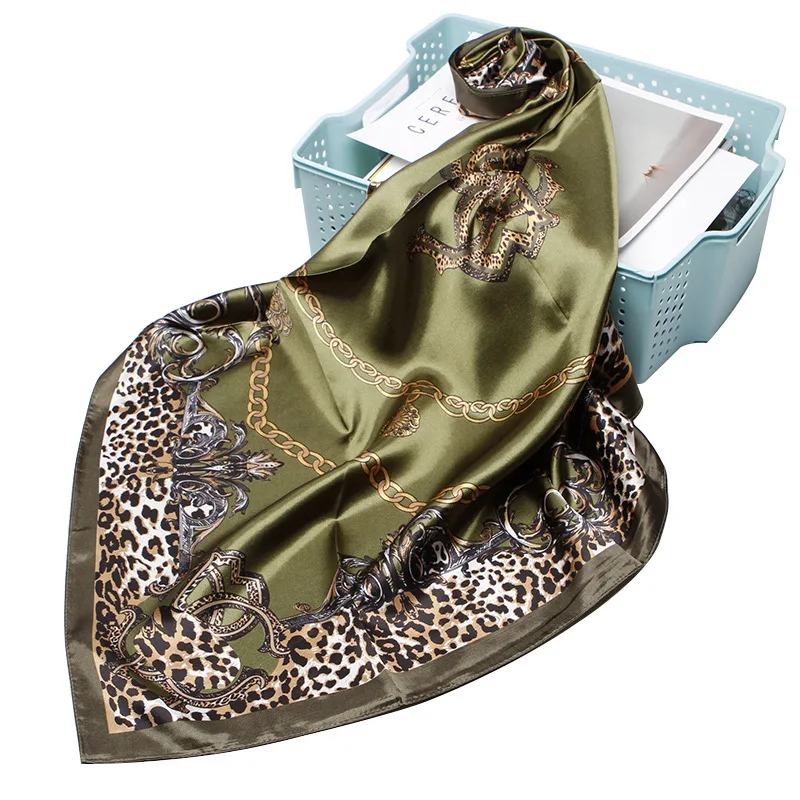 90 CM Scarf Female New Paragraph Printed Leopard Silk Small Square Europe Satin Shawl Gift Box Custom
90 CM Scarf Female New Paragraph Printed Leopard Silk Small Square Europe Satin Shawl Gift Box Custom