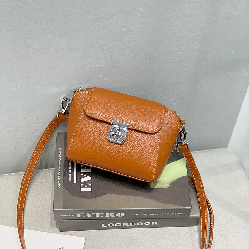 2022 Hot Sale Genuine Leather Flap Bag For Women High Quality Ladies Shoulder Bag New Fashion Commute Soft Crossbody Bags Beige
2022 Hot Sale Genuine Leather Flap Bag For Women High Quality Ladies Shoulder Bag New Fashion Commute Soft Crossbody Bags Beige