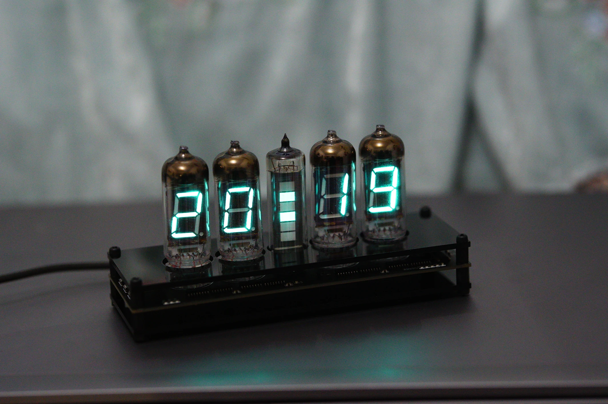 IV11 VFD Clock Four - Digit Fluorescent Tube Drive Board Retro When Classical Table
IV11 VFD Clock Four - Digit Fluorescent Tube Drive Board Retro When Classical Table