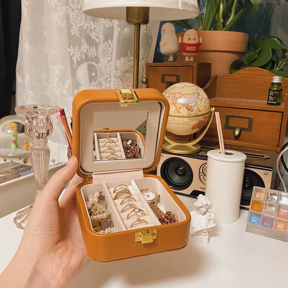 Women Jewelry Box High Capacity Necklace Earrings Rings Jewelry Storage Box Portable Travel Case Casket Drop Shipping
Women Jewelry Box High Capacity Necklace Earrings Rings Jewelry Storage Box Portable Travel Case Casket Drop Shipping