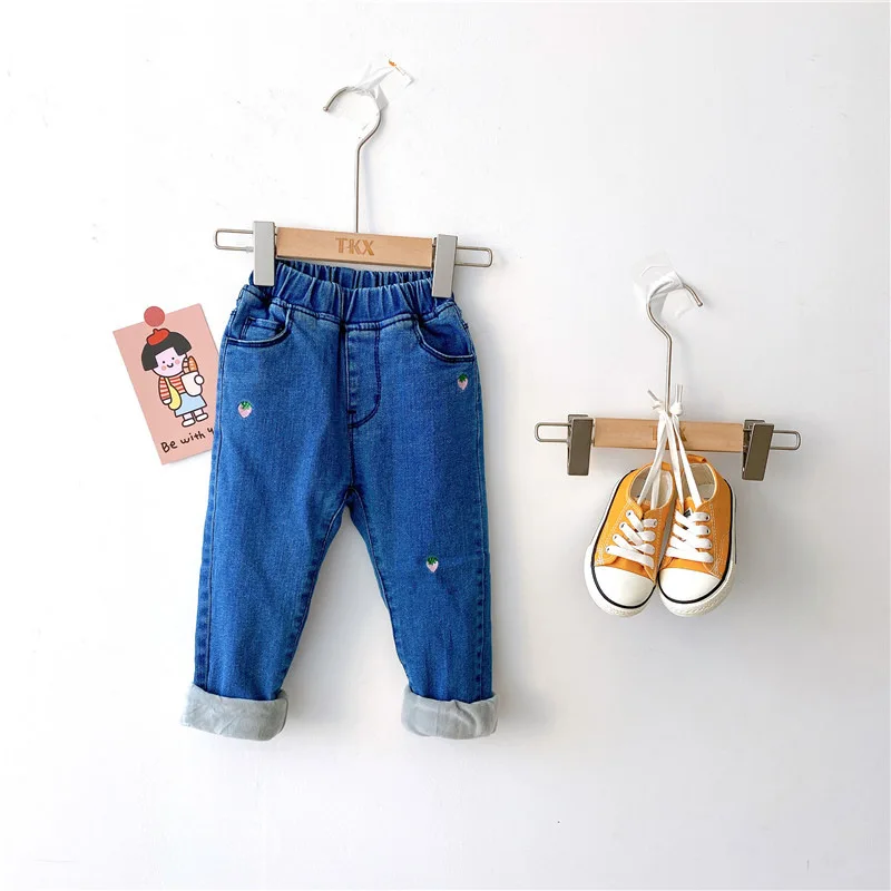 Winter Pants For Girls Korean New Baby Plus Velvet Thicken Jeans Casual Strawberry Embroidery Girls Warm Denim Trouser 2-7 Years
Winter Pants For Girls Korean New Baby Plus Velvet Thicken Jeans Casual Strawberry Embroidery Girls Warm Denim Trouser 2-7 Years