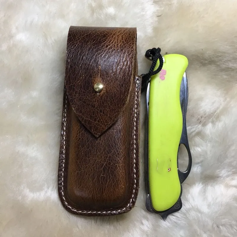 Handmade Swiss Army Knife Case Crazy Horse Leather Cover Scabbard for 91/111mm VICTORINO Rescue Standard Military Officer
Handmade Swiss Army Knife Case Crazy Horse Leather Cover Scabbard for 91/111mm VICTORINO Rescue Standard Military Officer