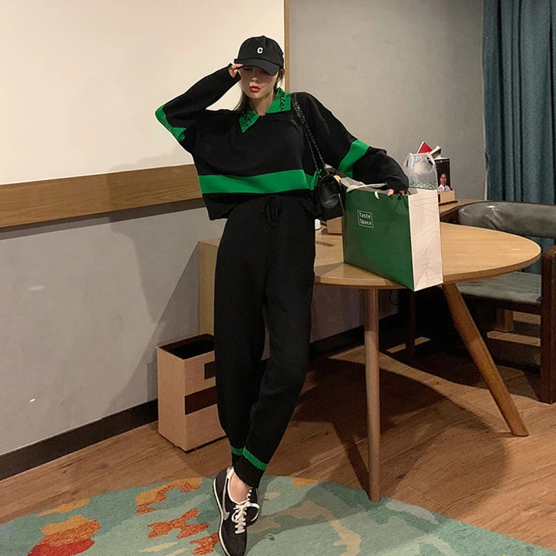 Fashion Contrast Color Knitted 2-Piece Tracksuit Women Polo-Neck Long Sleeve Pullover And Ankle Banded Pants Casual Suit
Fashion Contrast Color Knitted 2-Piece Tracksuit Women Polo-Neck Long Sleeve Pullover And Ankle Banded Pants Casual Suit