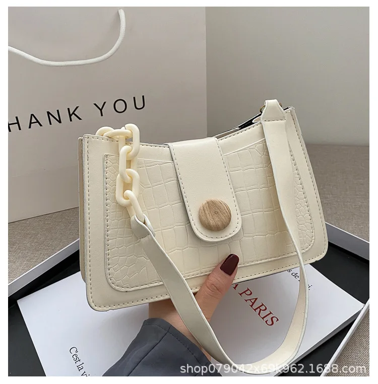 Crocodile Pattern Baguette Handbag for Women 2020 Candy Color Chain Ladies Small Shoulder Bags Fashion Design Leather Armpit Bag 
Crocodile Pattern Baguette Handbag for Women 2020 Candy Color Chain Ladies Small Shoulder Bags Fashion Design Leather Armpit Bag