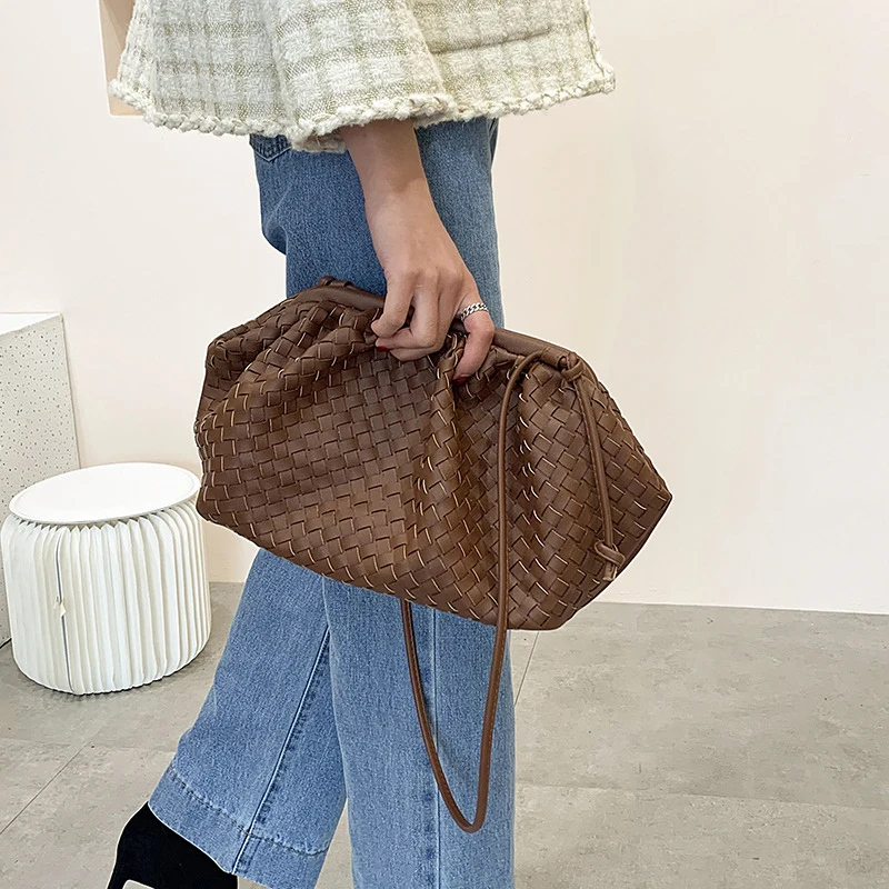 Women Simple Dumplings Handbag Designer Retro Fashion Cloud Female Crossbody Shoulder Bag Tide Messenger Bag Clutch Bags
Women Simple Dumplings Handbag Designer Retro Fashion Cloud Female Crossbody Shoulder Bag Tide Messenger Bag Clutch Bags