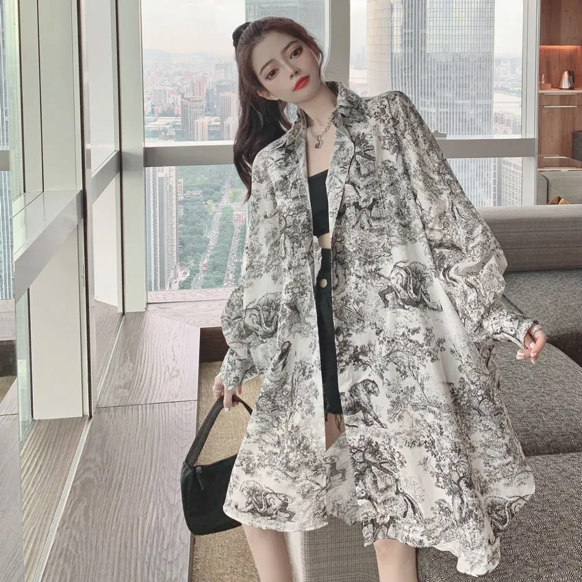 Korean Women Full Print Oversize Boyfreind Style Shirt Fashion Black White Scribble Pattern Loose Fitting Long Top 2021 Spring
Korean Women Full Print Oversize Boyfreind Style Shirt Fashion Black White Scribble Pattern Loose Fitting Long Top 2021 Spring