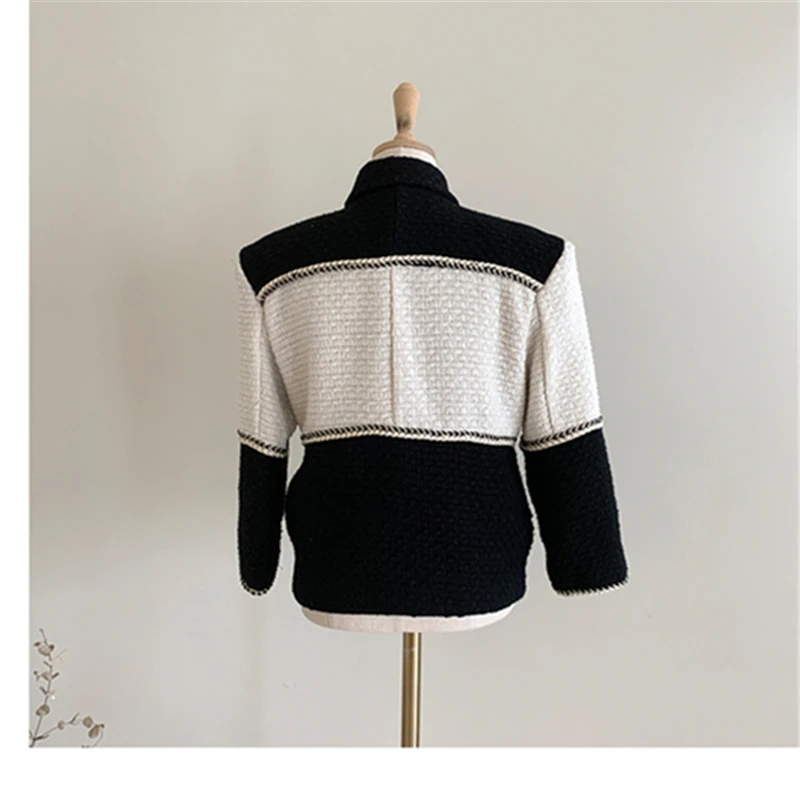 New Women's Tweed Patchwork Jacket Fall Winter Korean Criss-cross Collar Hit Color Straight Short Female Coats Fashion Outwear
New Women's Tweed Patchwork Jacket Fall Winter Korean Criss-cross Collar Hit Color Straight Short Female Coats Fashion Outwear