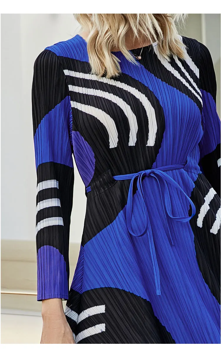 New Winter Vintage causal geometric aesthetic print dress miyake pleated long sleeve Sashes round neck omighty bohemian dress
New Winter Vintage causal geometric aesthetic print dress miyake pleated long sleeve Sashes round neck omighty bohemian dress