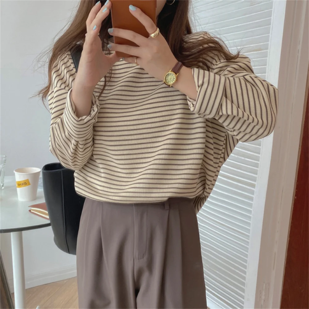 Coffee Stripes Cotton T-Shirts Women Loose-Fitting Autumn 2021 Hot Sale Lady Casual Full Sleeve Chic All Match Tops
Coffee Stripes Cotton T-Shirts Women Loose-Fitting Autumn 2021 Hot Sale Lady Casual Full Sleeve Chic All Match Tops
