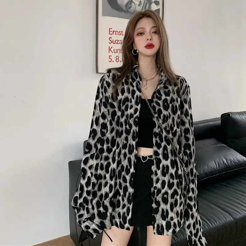 blouses and shirts women clothes Spring autumn long-sleeved leopard shirt Hong Kong style retro Street style tops women 2021
blouses and shirts women clothes Spring autumn long-sleeved leopard shirt Hong Kong style retro Street style tops women 2021