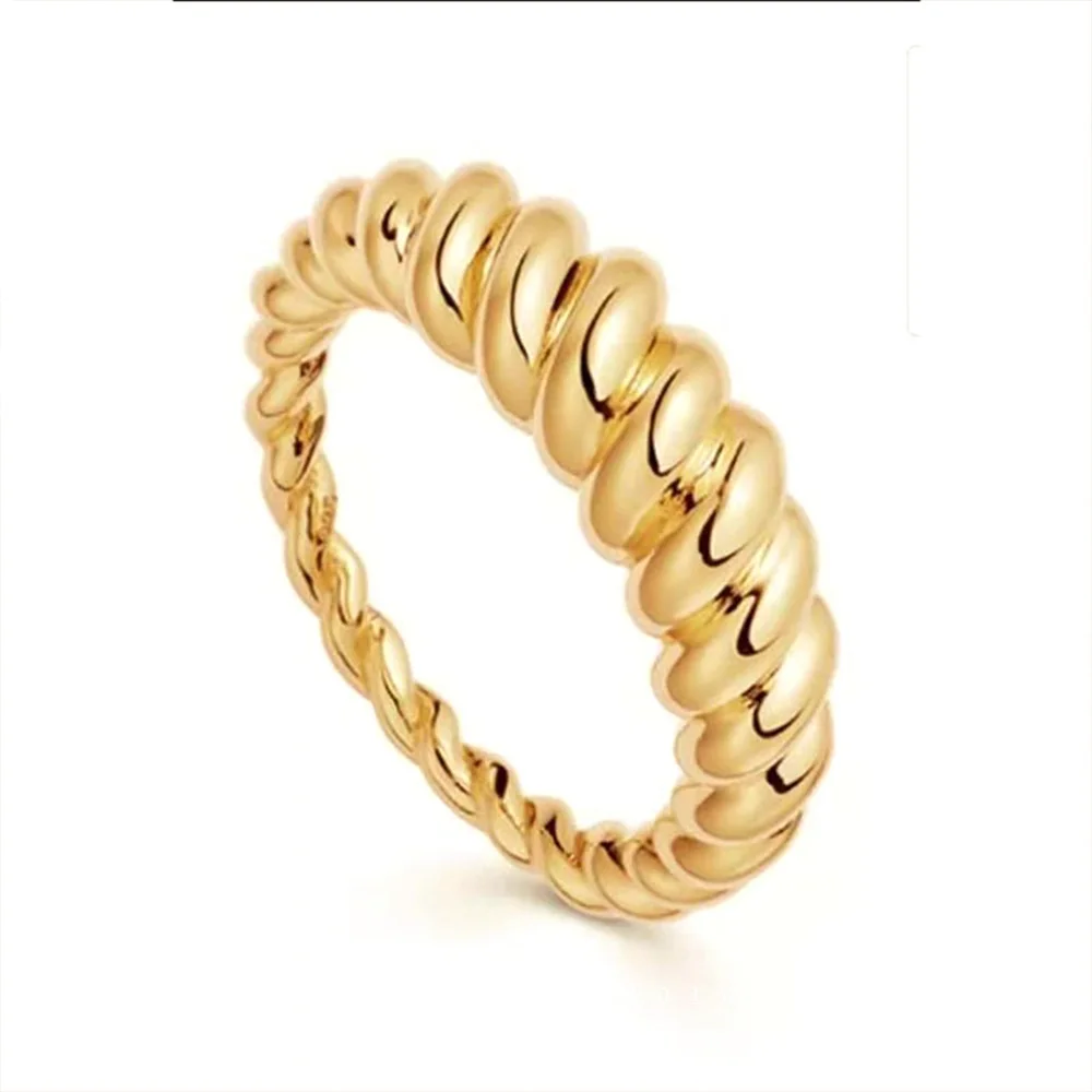 Trendy French Geometric Minimalist Thread Smooth Round Croissant Ring Heavyweight Titanium Steel Plated 18K Gold For Women
Trendy French Geometric Minimalist Thread Smooth Round Croissant Ring Heavyweight Titanium Steel Plated 18K Gold For Women