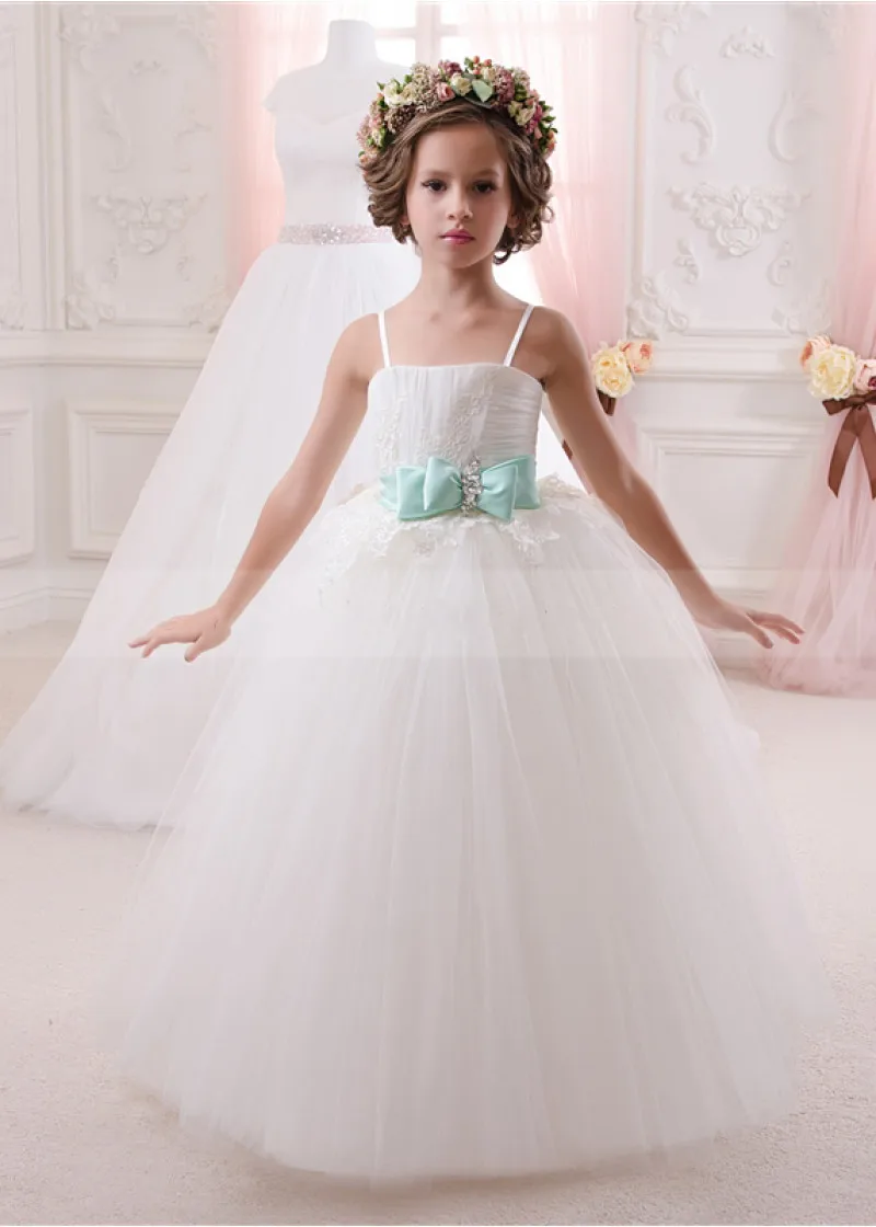 New First Communion Dresses for Girls Straps Sleeveless Ball Gown Lace Tulle Flower Girl Dresses for Weddings 
New First Communion Dresses for Girls Straps Sleeveless Ball Gown Lace Tulle Flower Girl Dresses for Weddings