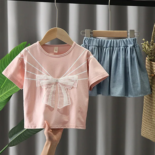 Baby girls bow sweet 2pcs suits 2021 summer short-sleeved T-shirt + short pants children's sets Kids
Baby girls bow sweet 2pcs suits 2021 summer short-sleeved T-shirt + short pants children's sets Kids