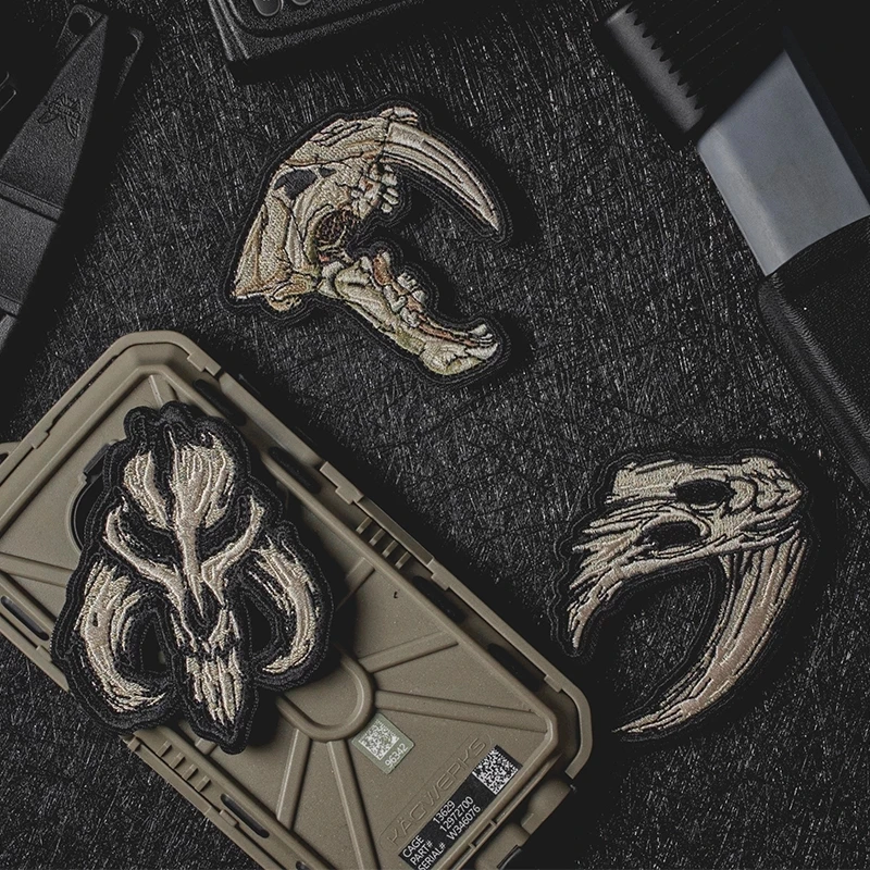 Beast Skull Embroidery Patches COOL Logo Velcro Patch Tactical Outdoor DIY Armband For Clothes Backpack Decor Personality Badge
Beast Skull Embroidery Patches COOL Logo Velcro Patch Tactical Outdoor DIY Armband For Clothes Backpack Decor Personality Badge