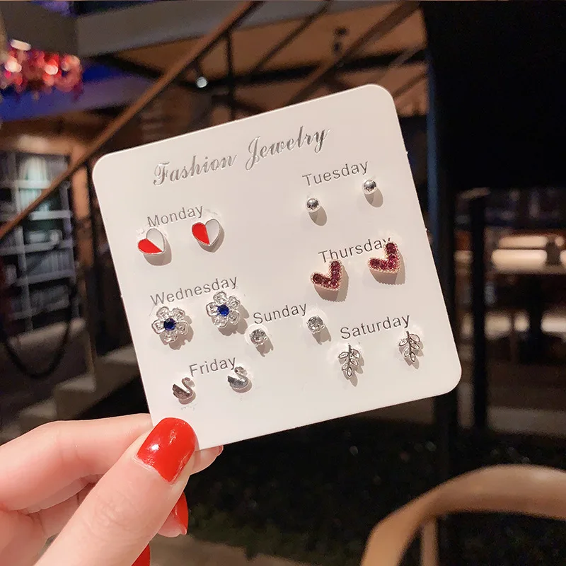 Комплект серег-гвоздиков с жемчугом Женский комплект из 7 предметов в виде сердца