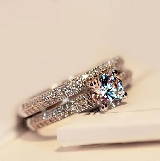 S925 Sterling Silver Micro Set Ring Simulation Diamond Proposal Ring European and American Fashion Engagement Banquet Ring
S925 Sterling Silver Micro Set Ring Simulation Diamond Proposal Ring European and American Fashion Engagement Banquet Ring
