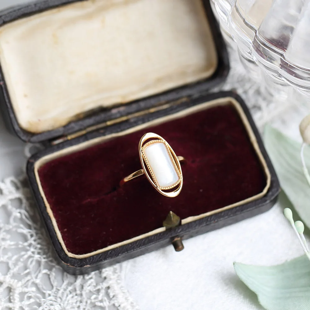 LAMOON 925 Silver Rings For Women Luxury Vintage Ring White Shell 14K Gold Plated Fine Jewelry Cocktail Party Wedding LMRI149
LAMOON 925 Silver Rings For Women Luxury Vintage Ring White Shell 14K Gold Plated Fine Jewelry Cocktail Party Wedding LMRI149