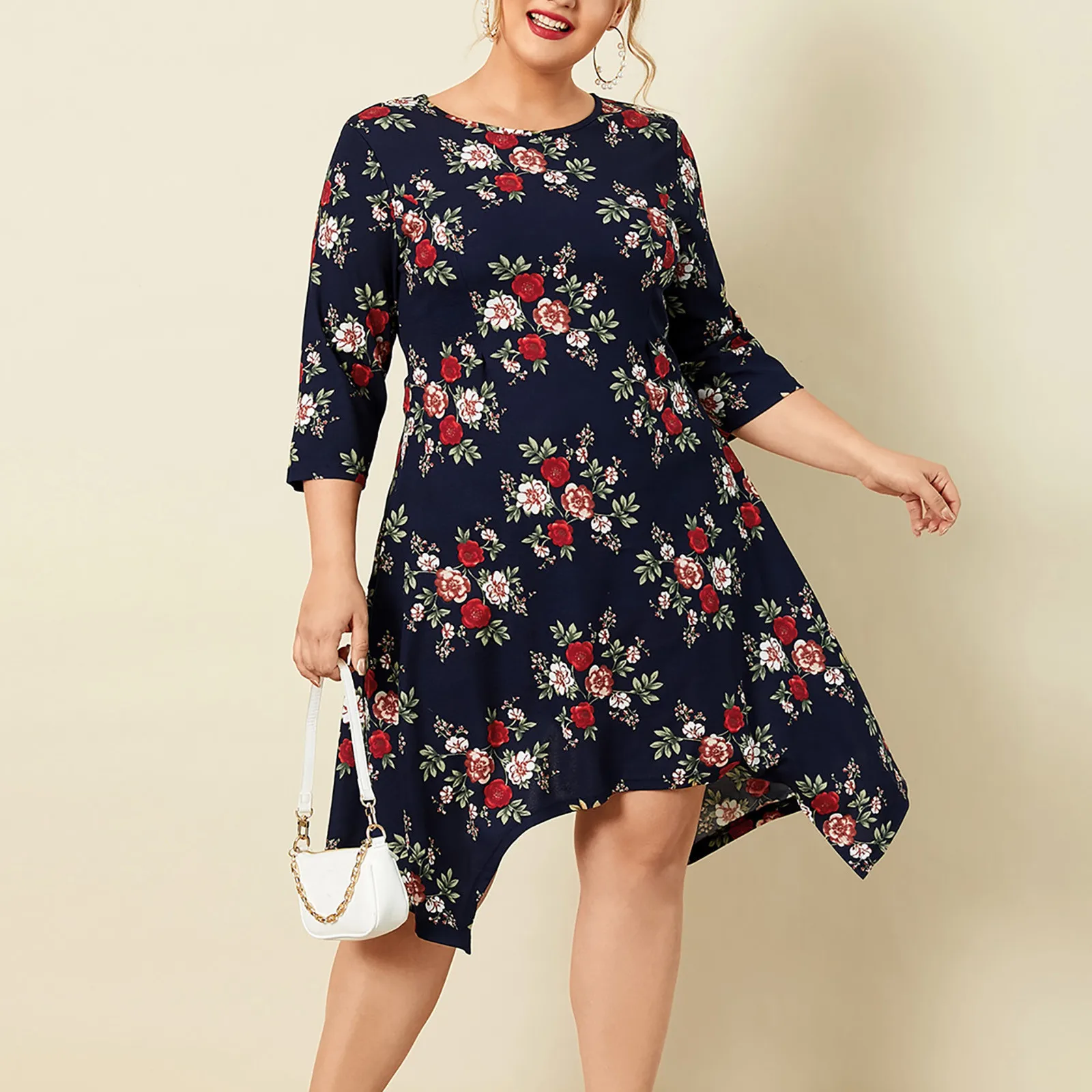 Платье женское летнее с цветочным принтом и рукавом 3/4
Платье женское летнее с цветочным принтом и рукавом 3/4