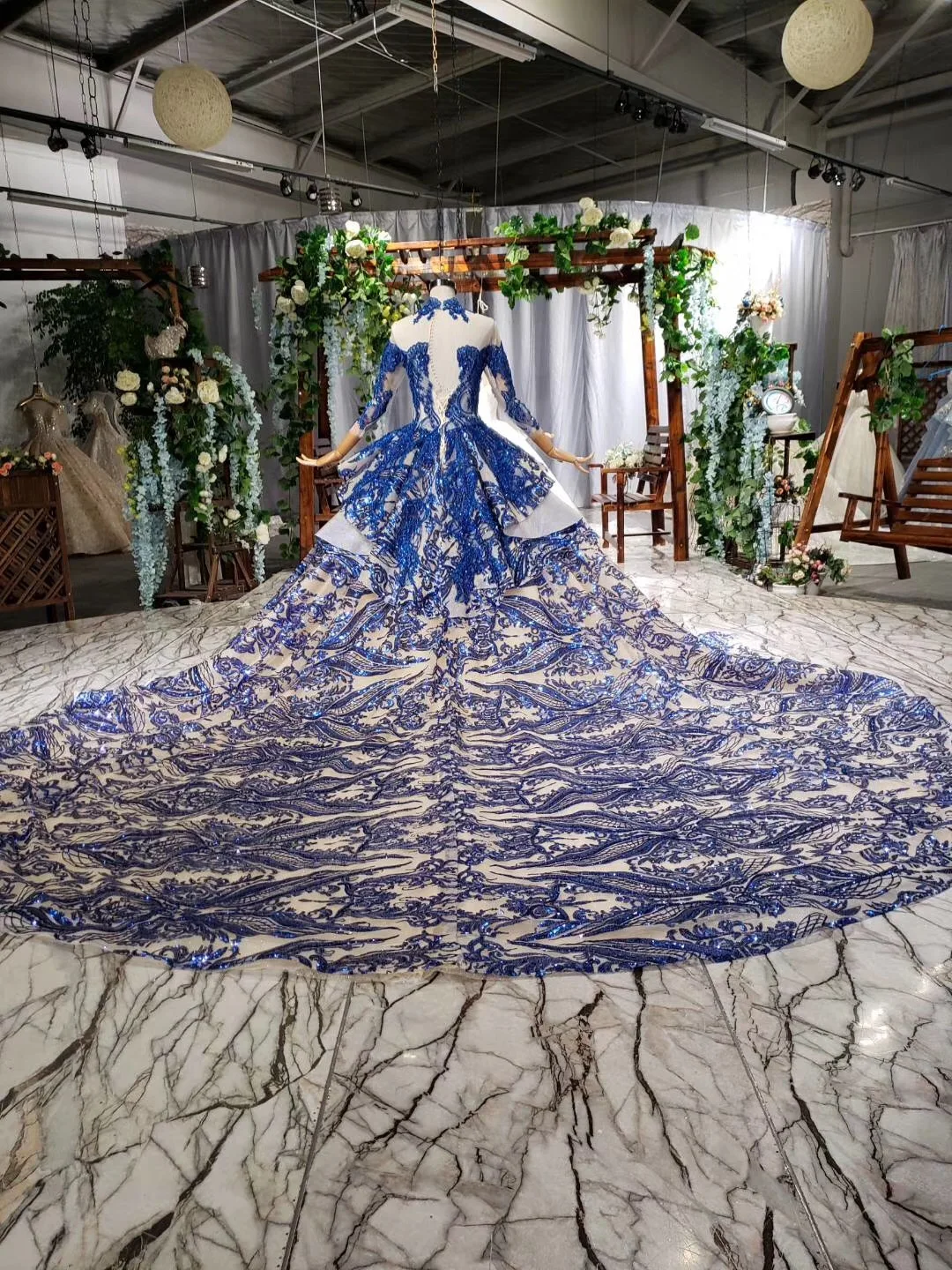 Ball Gown Long Sleeve Royal Blue Prom Dresses Luxury Beading Long Evening Dress Special Occasion Party Gowns With Necklace Prom
Ball Gown Long Sleeve Royal Blue Prom Dresses Luxury Beading Long Evening Dress Special Occasion Party Gowns With Necklace Prom