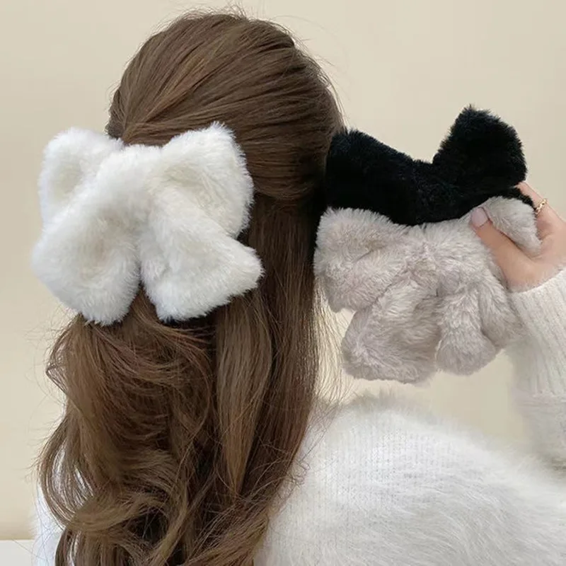 Autumn Winter Plush Big Bowknot Hairpin For Women Back Head Hair Clip Korean Furry Barrette Headdress Top Clip Hair Accessories
Autumn Winter Plush Big Bowknot Hairpin For Women Back Head Hair Clip Korean Furry Barrette Headdress Top Clip Hair Accessories