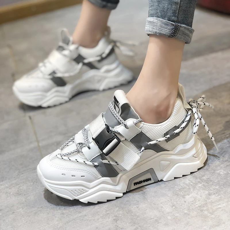 2020 осенние женские модные кроссовки; Повседневная обувь черного цвета на толстой подошве; Женские теннисные туфли на платформе; Роскошные Д...
2020 осенние женские модные кроссовки; Повседневная обувь черного цвета на толстой подошве; Женские теннисные туфли на платформе; Роскошные Д...