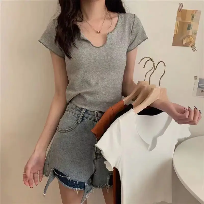 2021 Fashion Women Summer Short Sleeve T-shirts Casual All-match Solid Tops Female Sexy Design V-Neck Look-slim Tees Mujer
2021 Fashion Women Summer Short Sleeve T-shirts Casual All-match Solid Tops Female Sexy Design V-Neck Look-slim Tees Mujer