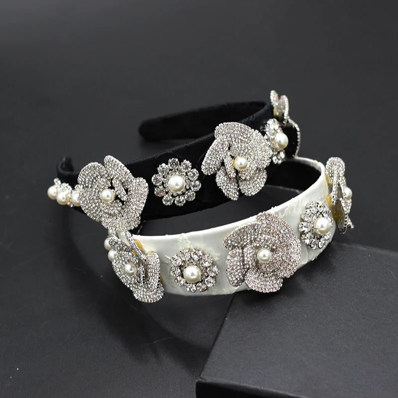 New Baroque Fashion Temperament Luxury Pearl Rose Flower Rhinestone Headband Prom Street Shoot Ladies Hair 800
New Baroque Fashion Temperament Luxury Pearl Rose Flower Rhinestone Headband Prom Street Shoot Ladies Hair 800