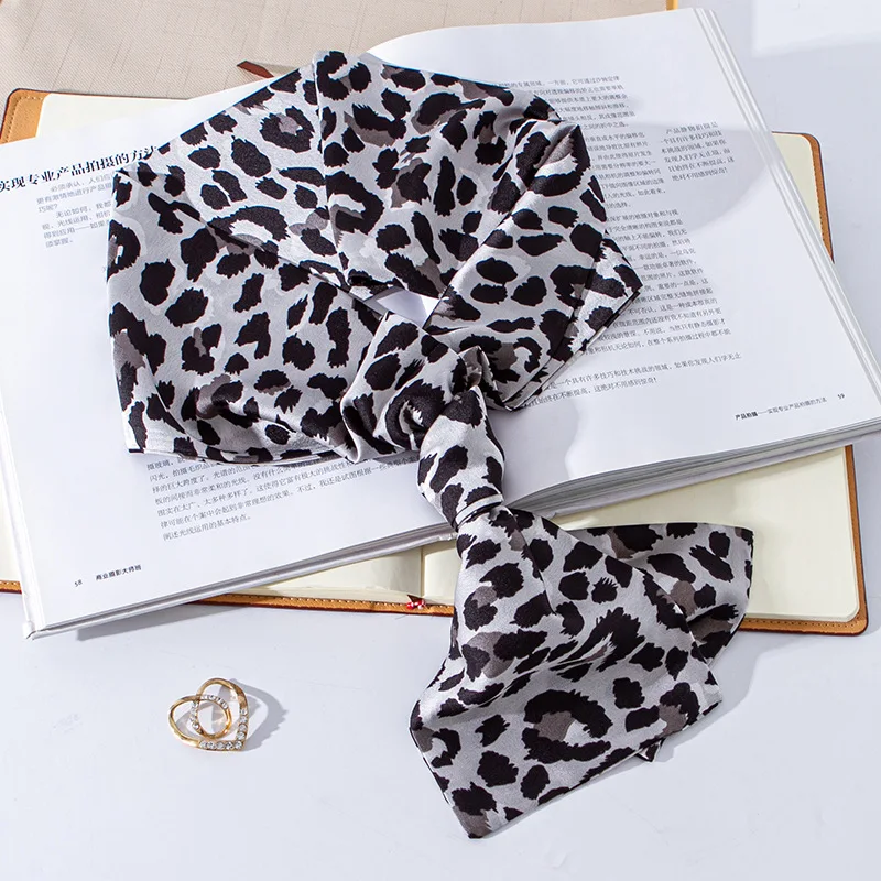 Leopard Print Small Silk Scarf Long Female Wild Spring and Autumn Professional Double-layer Streamer Bib
Leopard Print Small Silk Scarf Long Female Wild Spring and Autumn Professional Double-layer Streamer Bib