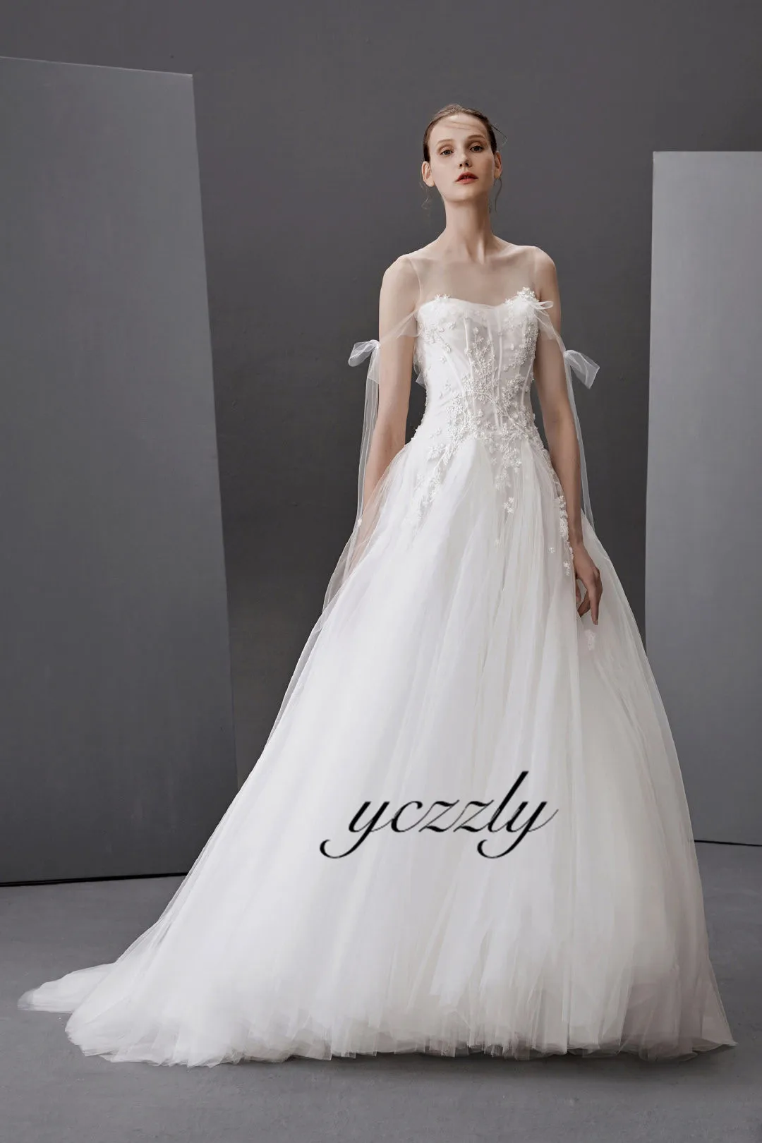 Elegant Illusion Neckline Ball Gown Lace Appliques Crystal Wedding Dresses Long Off-shoulder Bride Dresses Brautkleid Y45
Elegant Illusion Neckline Ball Gown Lace Appliques Crystal Wedding Dresses Long Off-shoulder Bride Dresses Brautkleid Y45