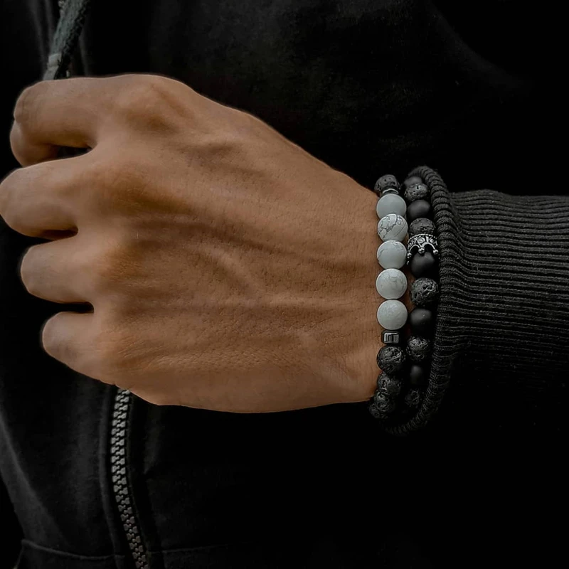 Luxurious Crown Charm Bracelet Men Fashion 8mm Natural Howlite Lava Stone Strand Bead Bracelet For Men Women Party Jewelry Gift
Luxurious Crown Charm Bracelet Men Fashion 8mm Natural Howlite Lava Stone Strand Bead Bracelet For Men Women Party Jewelry Gift
