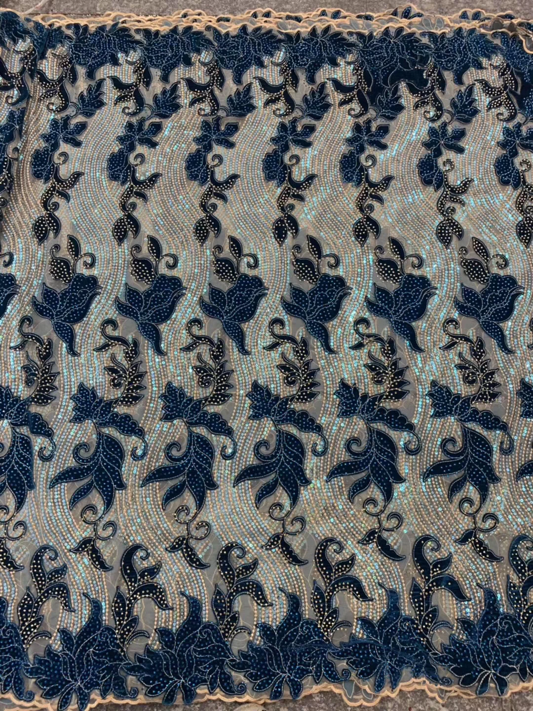 High quality 2020 tulle sequins African lace fabric embroidery French mesh Nigeria lace fabric for weddings H36431
High quality 2020 tulle sequins African lace fabric embroidery French mesh Nigeria lace fabric for weddings H36431