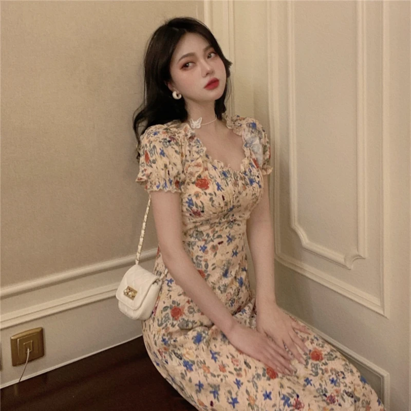 Summer Dress Retro Women V-Neck Floral Print Floral Mini Sexy Dress Elegant Puff Sleeve Dresses Korean Y447
Summer Dress Retro Women V-Neck Floral Print Floral Mini Sexy Dress Elegant Puff Sleeve Dresses Korean Y447