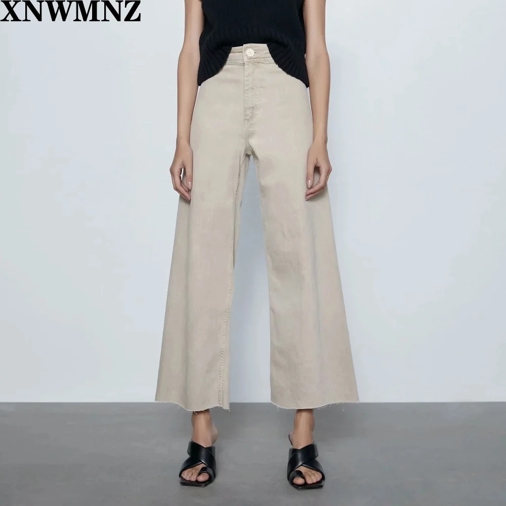 Za premium marine straight jeans High waist jeans with patch pockets at the back Featuring seamless hems zip fly with top button
Za premium marine straight jeans High waist jeans with patch pockets at the back Featuring seamless hems zip fly with top button
