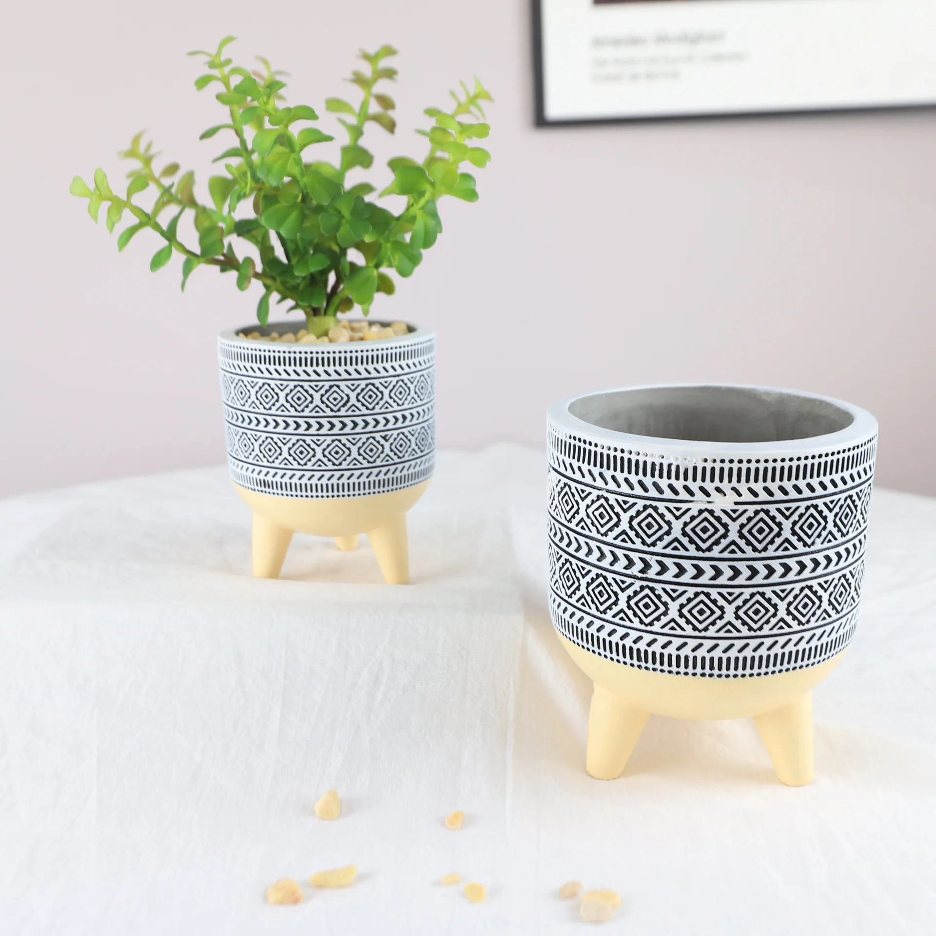 Nordic creative cement flower pot craft gift decoration flower arrangement simple modern home decoration
Nordic creative cement flower pot craft gift decoration flower arrangement simple modern home decoration