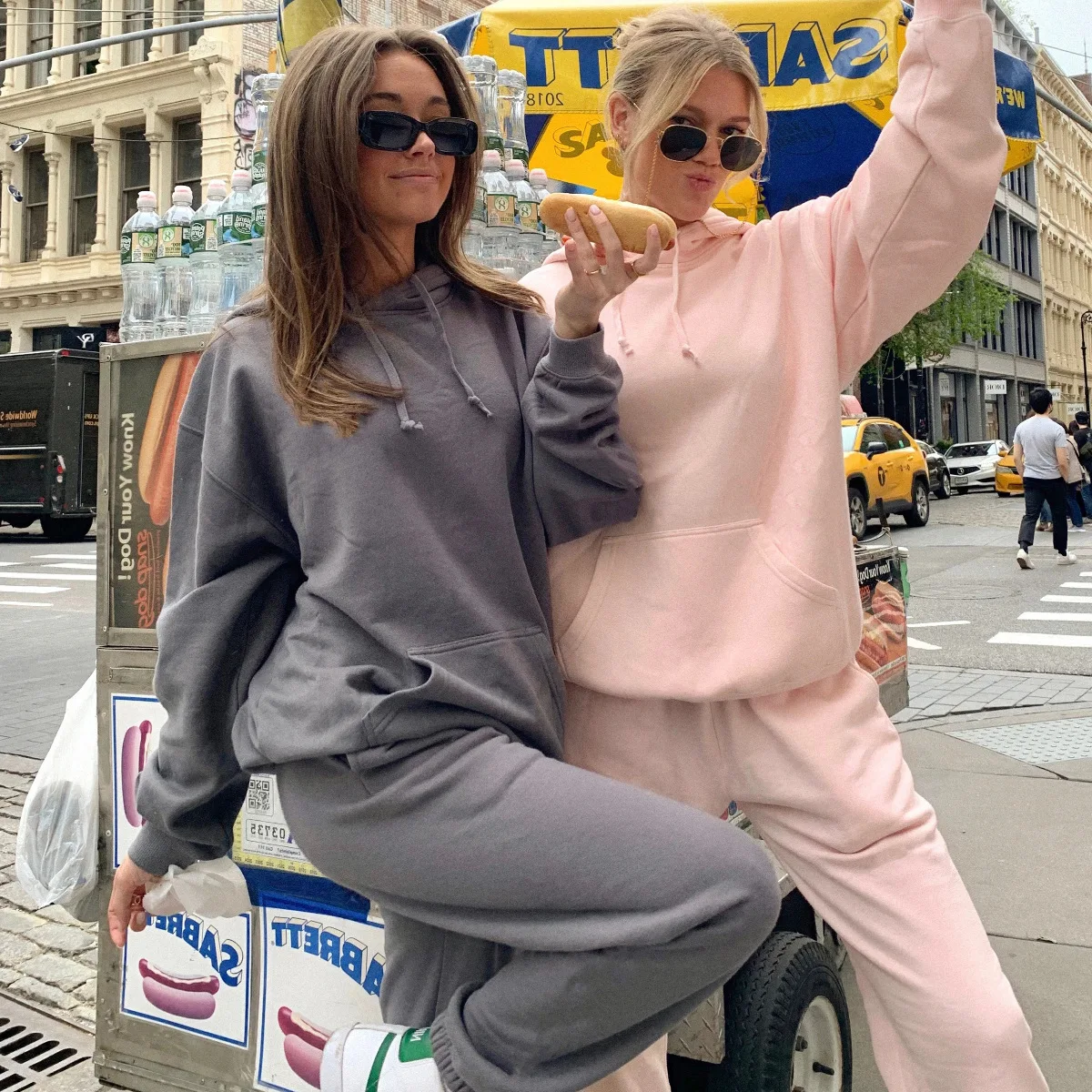 Pure Color Long-sleeved Sweater Loose Hooded Pants Suit Women 2021 New Leisure Sports Two-piece Pants Suit
Pure Color Long-sleeved Sweater Loose Hooded Pants Suit Women 2021 New Leisure Sports Two-piece Pants Suit