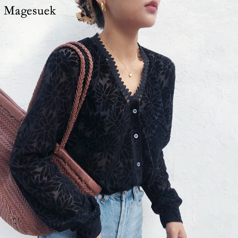 New Fashion Sexy Black Shirt V-neck Lace Patchwork Autumn Long Sleeve Women Blouse Casual Elegant Women Tops Blusas Mujer 11358
New Fashion Sexy Black Shirt V-neck Lace Patchwork Autumn Long Sleeve Women Blouse Casual Elegant Women Tops Blusas Mujer 11358