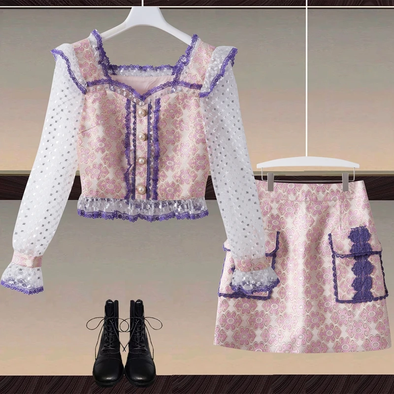 Designer Spring New Women's Set Gorgeous Lace Button Top Sexy Mini Jacquard Skirt Vintage Elegant Sexy Fashion Casual Party Suit
Designer Spring New Women's Set Gorgeous Lace Button Top Sexy Mini Jacquard Skirt Vintage Elegant Sexy Fashion Casual Party Suit