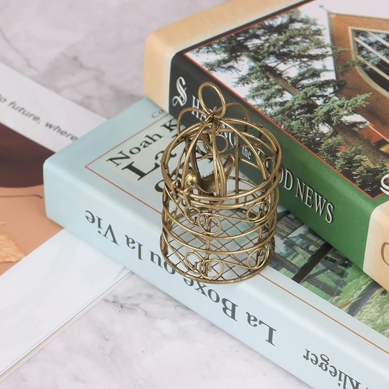 1:12 Dollhouse Miniature Furniture Metal Bird Cage For Dollhouse Decor Birdcage Size 73mm*45mm
1:12 Dollhouse Miniature Furniture Metal Bird Cage For Dollhouse Decor Birdcage Size 73mm*45mm