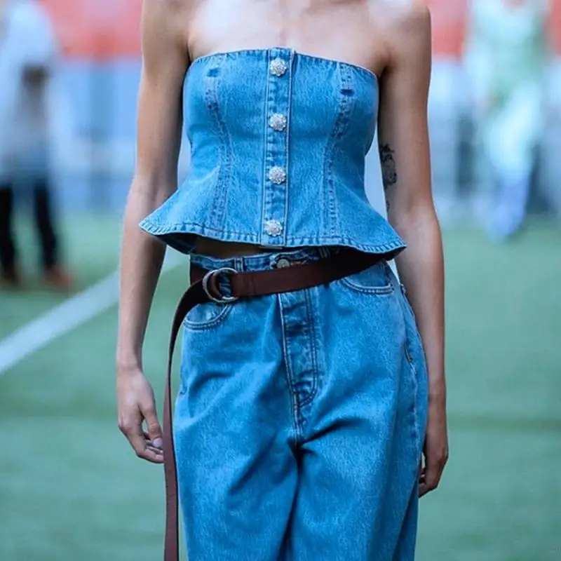 Blue Denim Funnel Tank Crop Tops Women Sexy Off Shoulder Button Sleeveless Fashion Slim Vacation Streetwear Summer Ruffle Top
Blue Denim Funnel Tank Crop Tops Women Sexy Off Shoulder Button Sleeveless Fashion Slim Vacation Streetwear Summer Ruffle Top