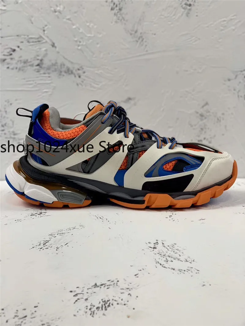 2021 Men Triple S Running Shoes Fashion Luxury Designer Trainer Shoes Chaussures Triple-S Walking Sneaker Shoes Vulcanized Men
2021 Men Triple S Running Shoes Fashion Luxury Designer Trainer Shoes Chaussures Triple-S Walking Sneaker Shoes Vulcanized Men