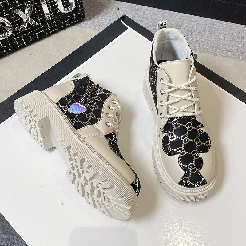 Round toe thick-soled Martin boots lace-up color matching warm casual shoes women's thick-soled shoes fashion women's shoes
Round toe thick-soled Martin boots lace-up color matching warm casual shoes women's thick-soled shoes fashion women's shoes