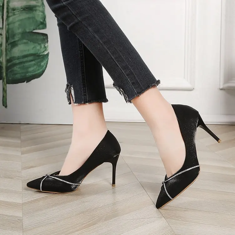 Single Shoes Female Pointed Toe 2021 New Summer Shallow Mouth Stiletto Heels Simple High Heel Sandals Women
Single Shoes Female Pointed Toe 2021 New Summer Shallow Mouth Stiletto Heels Simple High Heel Sandals Women