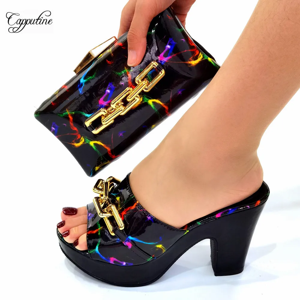 Комплект из туфель и сумочки, на высоком каблуке 10 см
Комплект из туфель и сумочки, на высоком каблуке 10 см