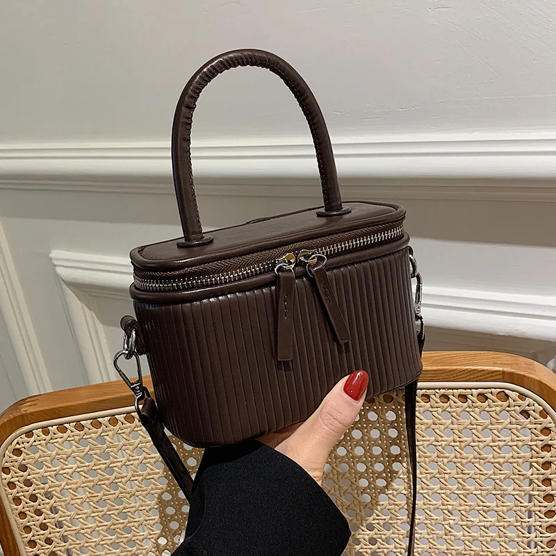 Mini Box Shape PU Leather Crossbody Bags with Short Handle for Women 2021 Winter Female Branded Trending Shoulder Handbags Tote
Mini Box Shape PU Leather Crossbody Bags with Short Handle for Women 2021 Winter Female Branded Trending Shoulder Handbags Tote