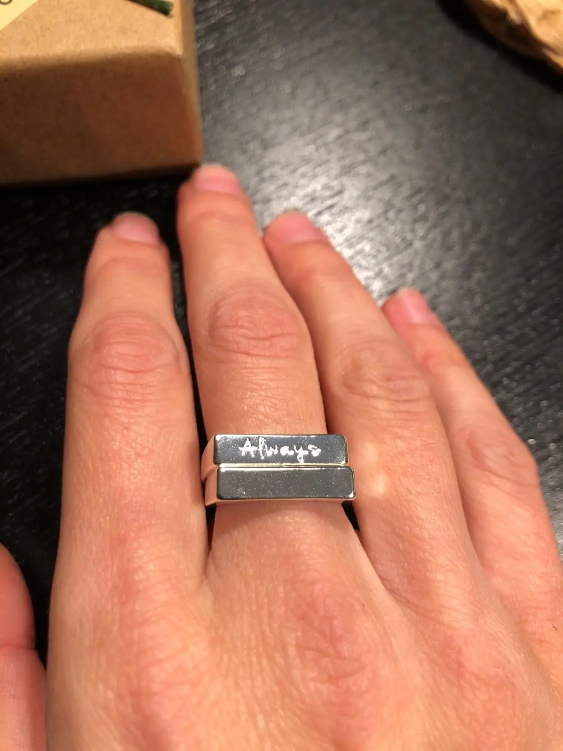 2020 New Custom Engraved Name Bar Ring Initial Letter Ring Women Jewelry Stackable Minimalist Textured Bar Rings Christmas Gift
2020 New Custom Engraved Name Bar Ring Initial Letter Ring Women Jewelry Stackable Minimalist Textured Bar Rings Christmas Gift