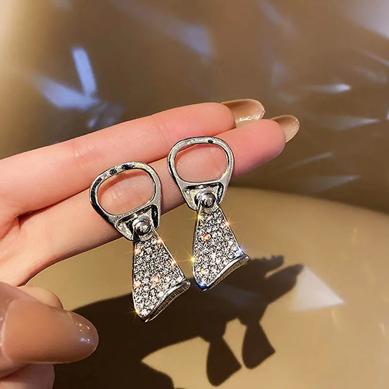 Earrings for Women Ring-pull Rhinestone Women Dangle Earrings Pull-tab 925 Silver Pin Drop Earings Creative Unusual New Jewelry
Earrings for Women Ring-pull Rhinestone Women Dangle Earrings Pull-tab 925 Silver Pin Drop Earings Creative Unusual New Jewelry